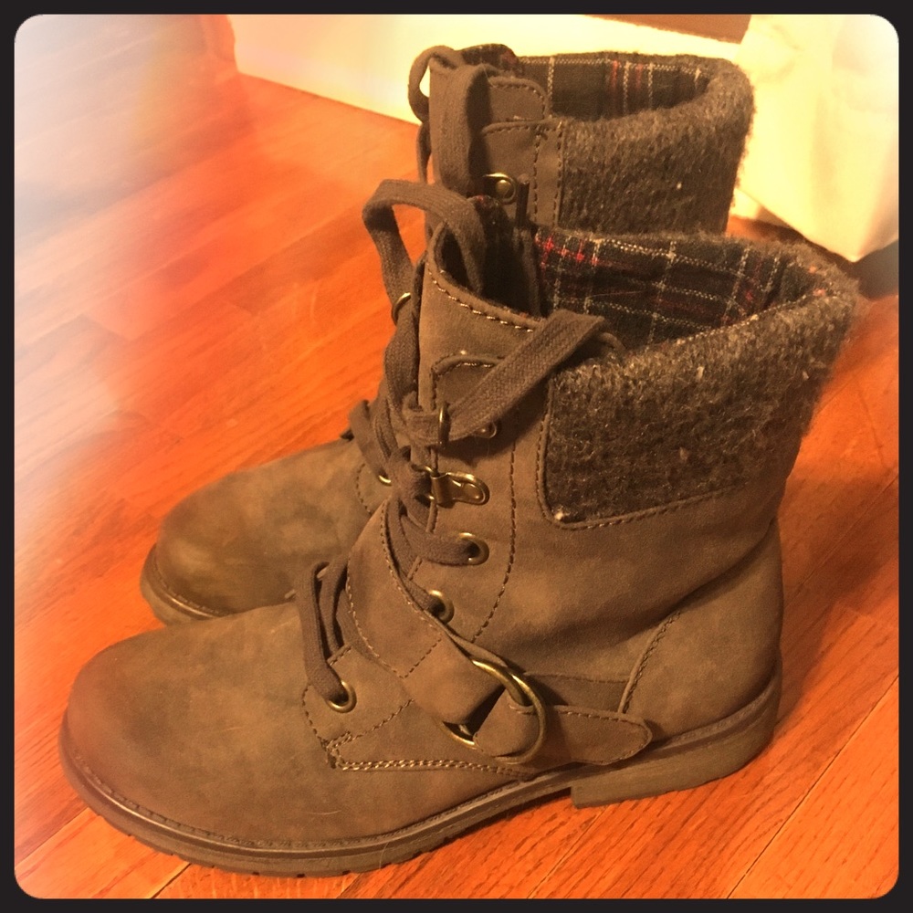 Roxy winter boots. Brand new!